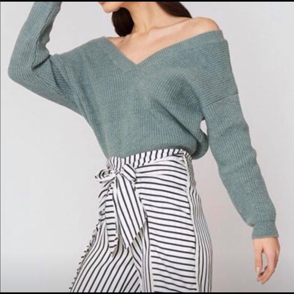 Sweater - Picture 3 of 3